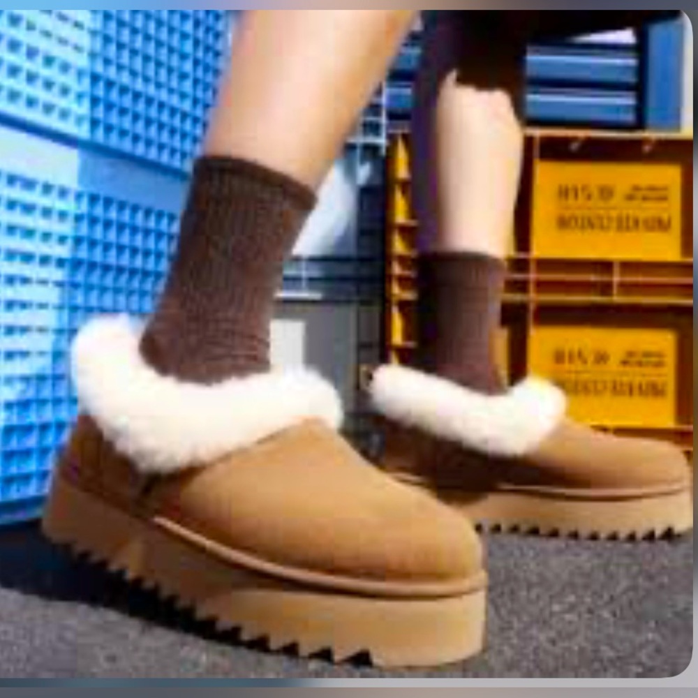 UGG Nita Platform Slipper NWOT